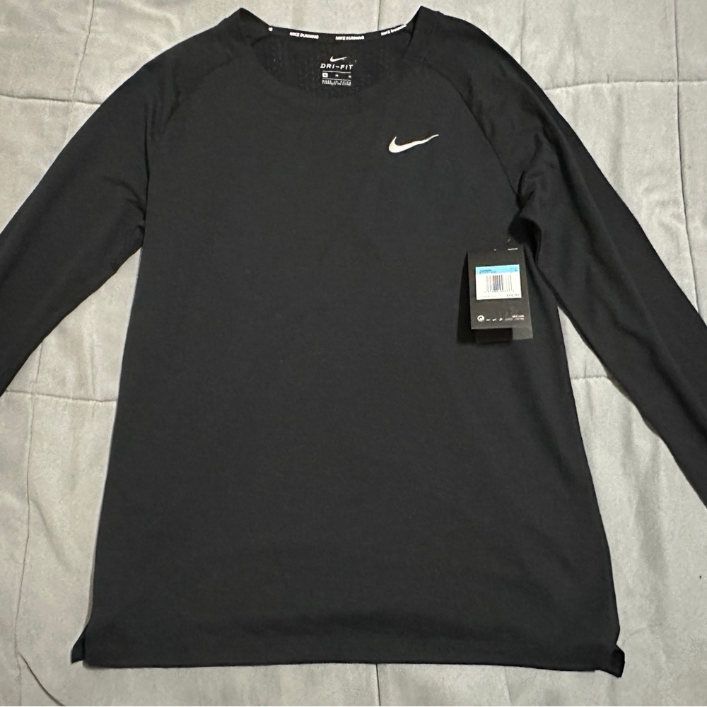 Women’s Nike long sleeve running shirt.